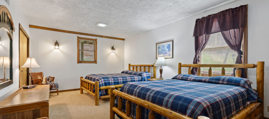 lakePark Green Cabin 18