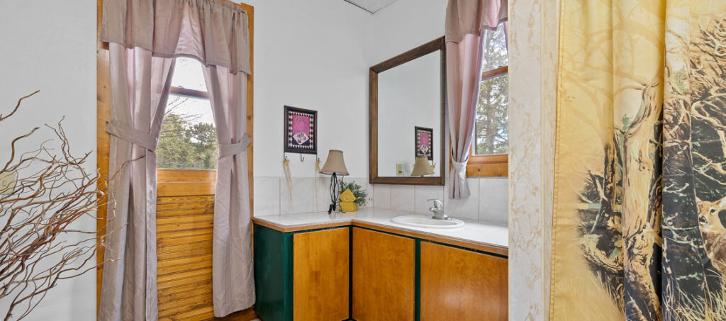 lakePark_GreenCabin-19