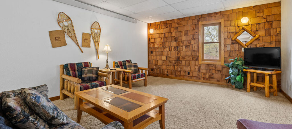 lakePark Green Cabin 22
