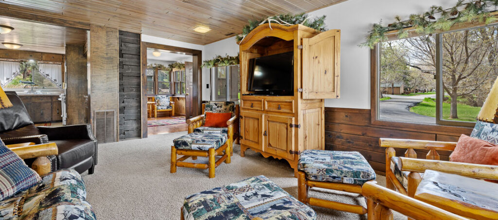 lakePark Green Cabin 5