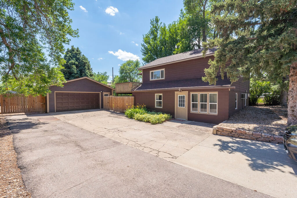Foothills Lodge Vacation Rental at Canyon Lake in Rapid City